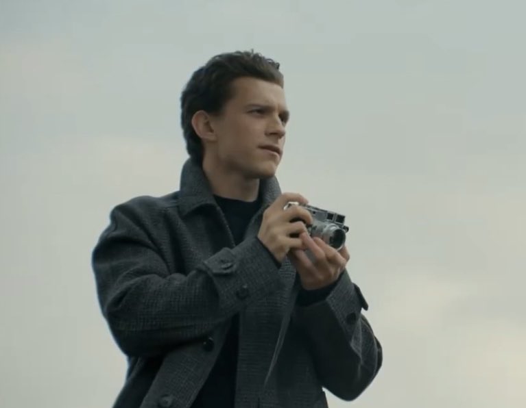 coykoii's tweet image. lol imagine peter&apos;s making pennies off his photos, dealing with being spider-man, and then sees mj back in the city with a new man oh