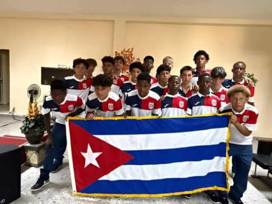 #Cuba derrota a Islas Caimán en Torneo Sub-15 de Concacaf
Venció 2-1, con goles de Carlos Rojas y David Estrada. #futbol #DeporteCubano
jit.cu/NewsDetails.as…