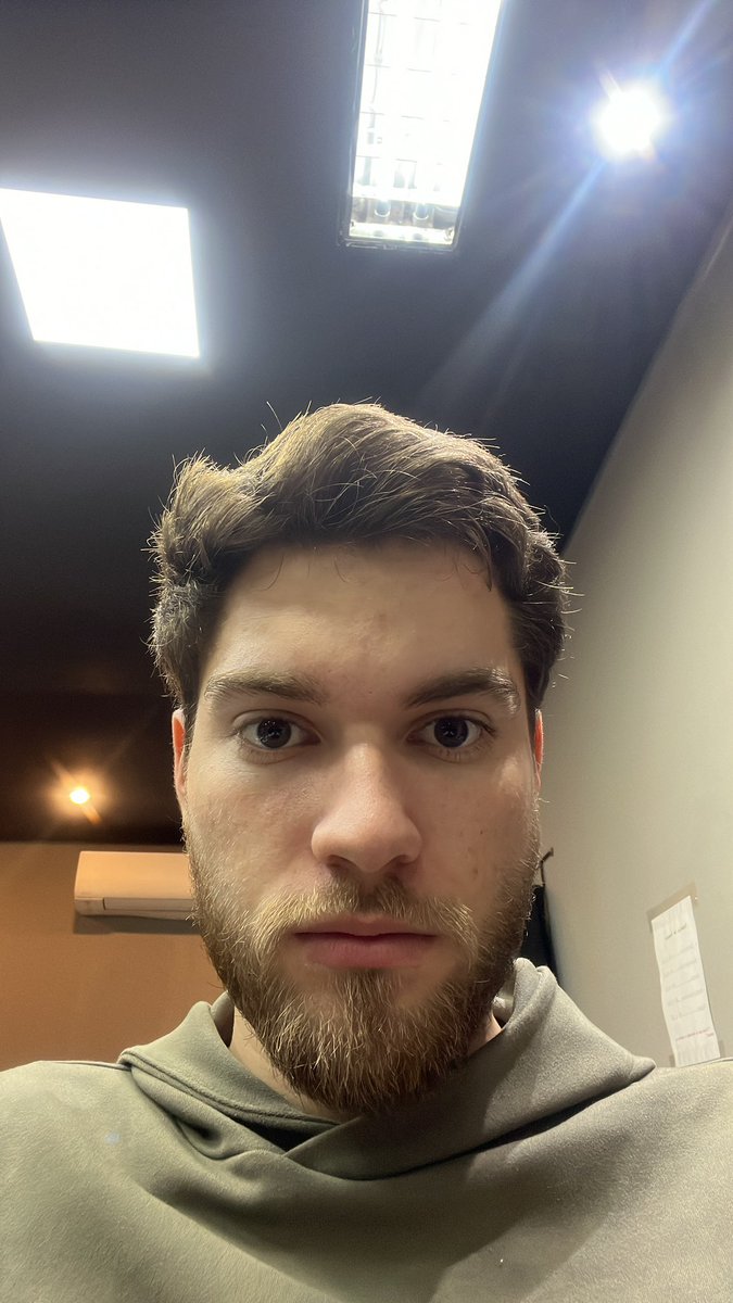 vou cortar o cabelo me desejem sorte