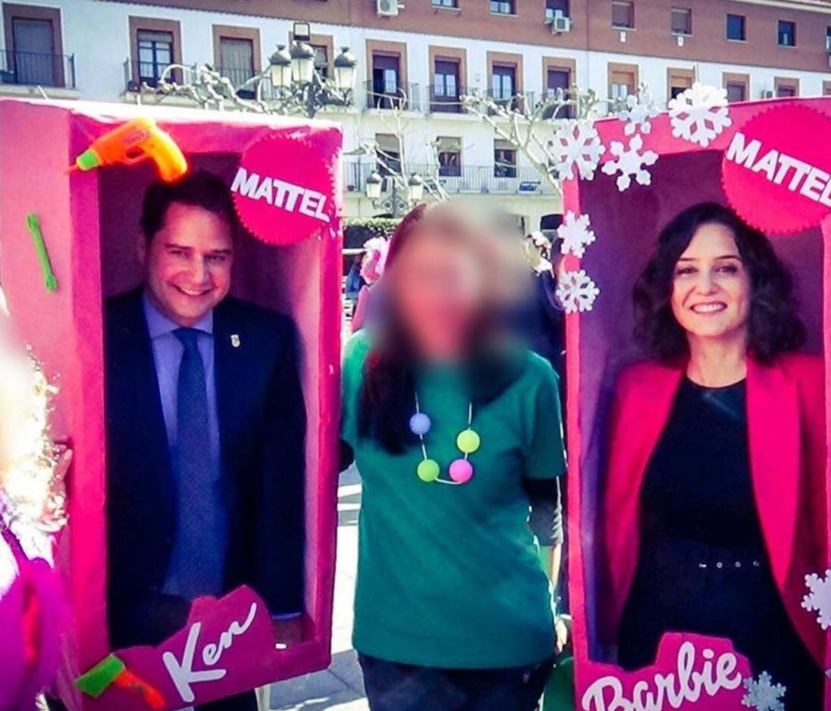 <a href="/Zapatista72/">Ana 🔻☂️</a> Dime qué ocultas y te contaré de qué pecas. (Pecas!! 🤣)
Título: Botijo cáscara. Frágil. No tocar.