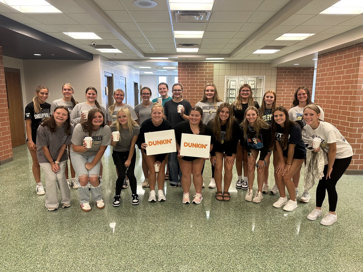 “Donuts &amp; Directions” this morning! Helping our new girls find their classes. Thank you <a href="/dunkindonuts/">Dunkin'</a> for the donuts and coffee! Have an awesome first day! Go Bears! 🐻🖤