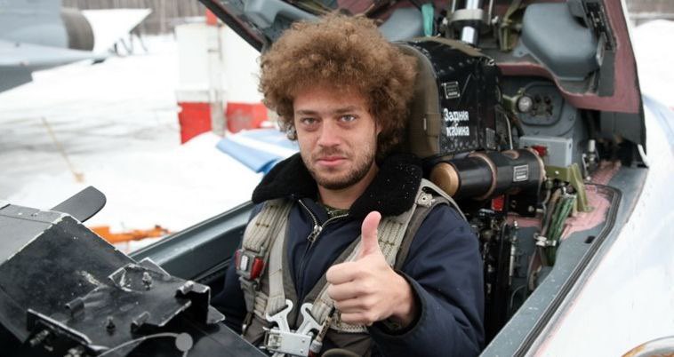 Байзевей Илья Варламов лично летал бомбить хохлов. Каждый ФАБ заслужен