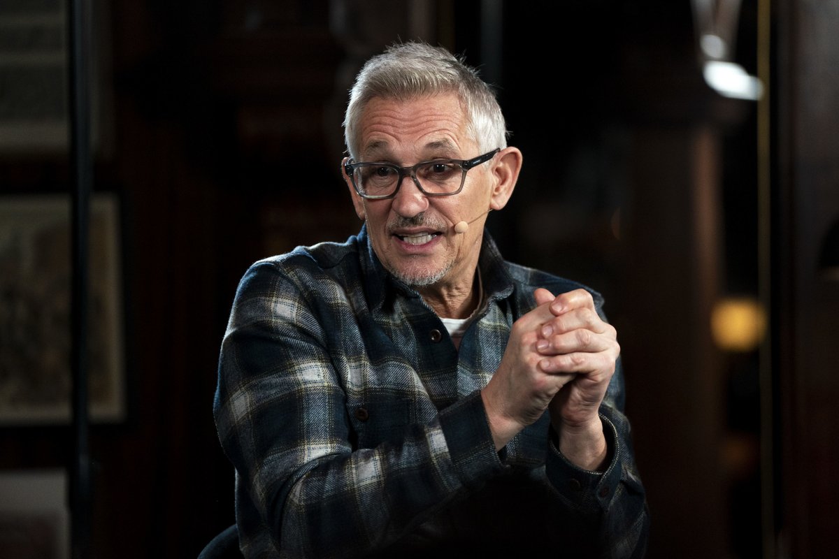 APoliticalView1's tweet photo. Gary Lineker on winning the National TV Award,

"It's not lost on me why I might have won this award"

"I think it demonstrates that perhaps it's ok sometimes to use our platform to speak up on behalf of those who have no voice"

@GaryLineker Legend 👍👏

https://t.co/Ao9Li5tW4K