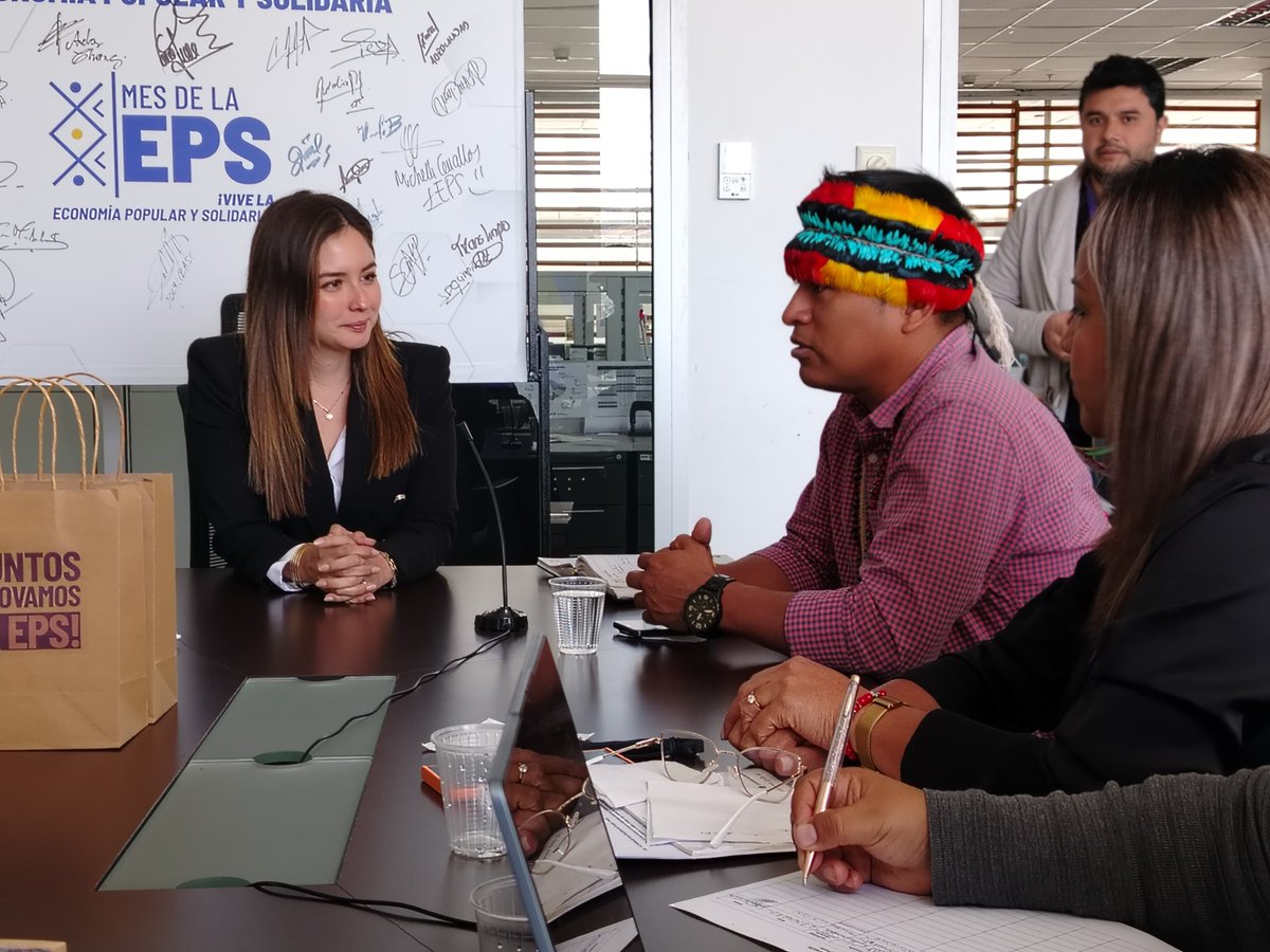 CNIPN_ECUADOR's tweet image. ⭕ El Secretario Técnico del Consejo para la Igualdad de Pueblos y Nacionalidades, Mgs. @KawarSaant , se reunió con la directora del @IEPS_Ec , Mgs. @Ariannaburgosca, para impulsar el proyecto #PROFECPIAM, que apoya iniciativas productivas de pueblos y nacionalidades.