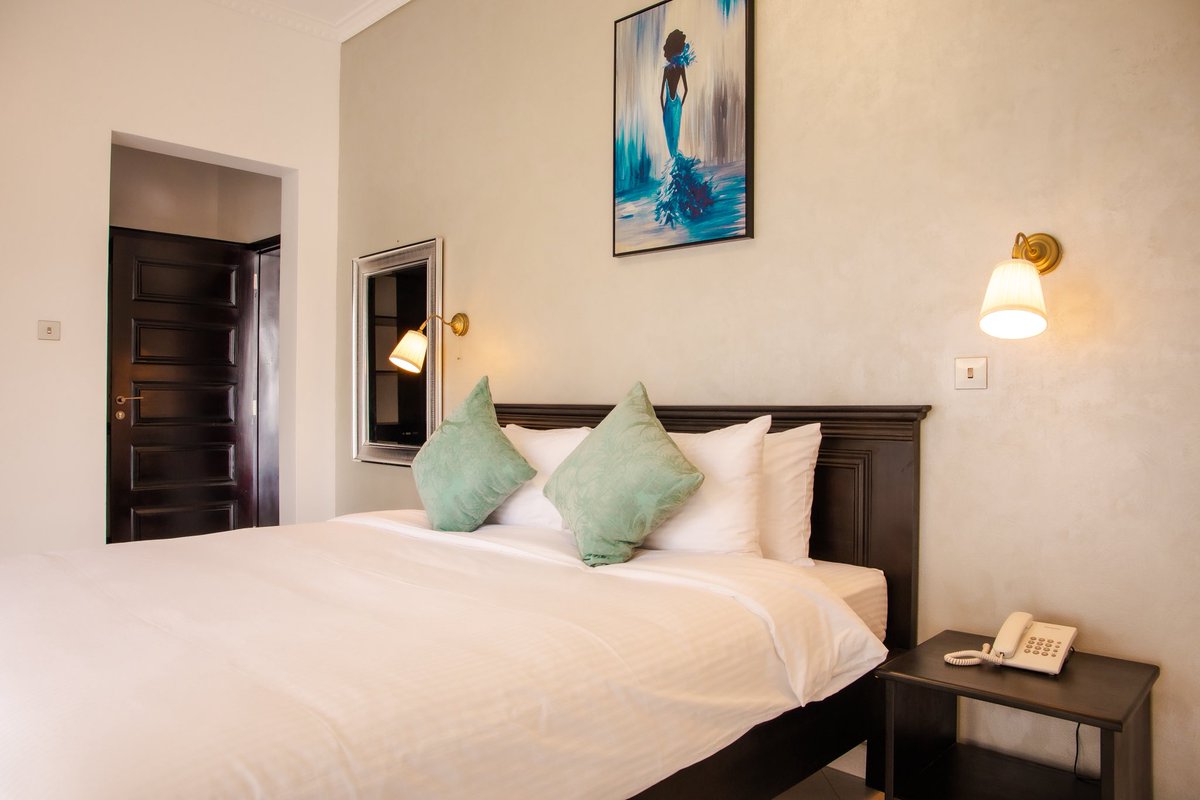 Elegance outside, Comfort inside. 💫
Master Peace Resort is your home away from home. 

Dm to Book your stay with us today and feel the difference. 

#Uganda #hotels #resorts #staycation