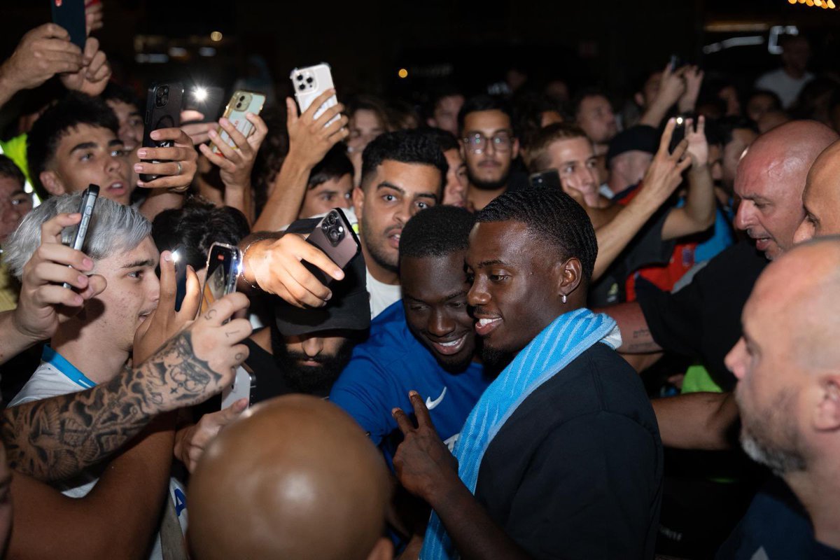 MercatOM (@mercat_om) on Twitter photo 💬 Timothy Weah 🇺🇸 touché après son arrivée à Marignane :
"Tout ça, je ne le mérite pas, mais cela me donne envie de tout donner pour ce club, de mouiller le maillot. Cela me tient à cœur. Maintenant, je suis marseillais !" (<a href="/laprovence/">La Provence</a>)
#TeamOM #MercatOM 💬 Timothy Weah 🇺🇸 touché après son arrivée à Marignane :
"Tout ça, je ne le mérite pas, mais cela me donne envie de tout donner pour ce club, de mouiller le maillot. Cela me tient à cœur. Maintenant, je suis marseillais !" (<a href="/laprovence/">La Provence</a>)
#TeamOM #MercatOM