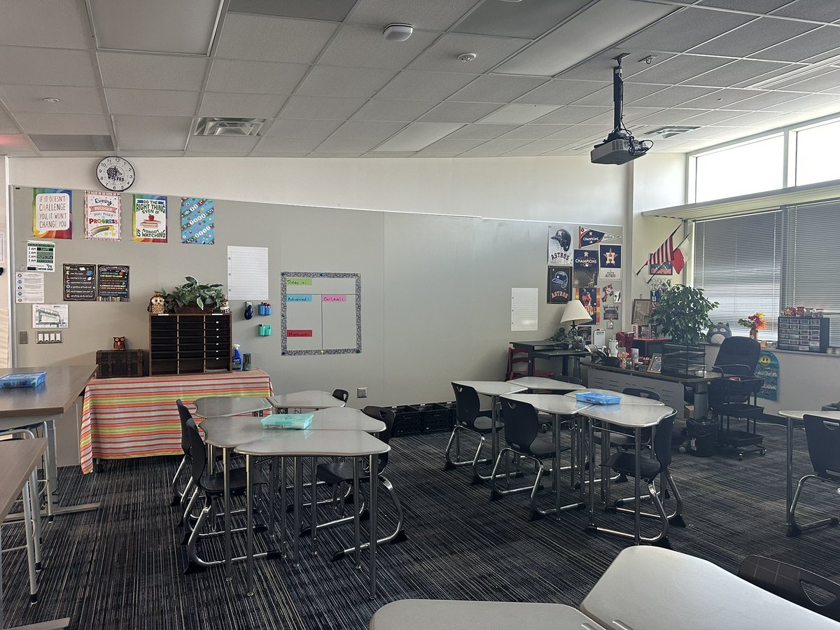mrswigginsrela's tweet photo. Getting ready for year 4 @HumbleISD_WLMS !  Excited to meet my students and Release The Wolf Within!! https://t.co/EqD1rfGdtx