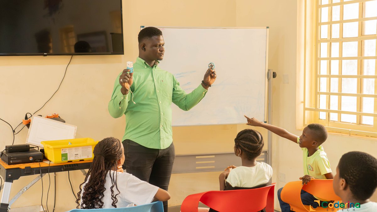 coderina's tweet image. 🤖 DAY 2 Highlights

Our brilliant young minds explored Robotics by building their own robot mission sets.

They also got hands-on with Scratch programming  and some even dove into Web Development!

#CoderinaBootcamp #STEMEducation #Robotics #CodingForKids
