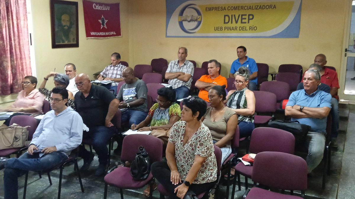 UEB DIVEP PINAR DEL RÍO🇨🇺 (@diveppr) on Twitter photo Con la presencia de <a href="/EloylvarezMart1/">Eloy Álvarez Martínez</a> Ministro de Industrias, <a href="/EumelinGobPinar/">Eumelín González Sánchez</a> Gobernador de la provincia, <a href="/lazaro_alea/">Lázaro Daniel Alea González</a> Presidente de la zona de Defensa y <a href="/Josemjuncoglez/">Jose miguel Junco Gonzalez</a> Miembro del Buró Provincial del PCC en Pinar del Río, y los Directores del Grupo de Industrias. Con la presencia de <a href="/EloylvarezMart1/">Eloy Álvarez Martínez</a> Ministro de Industrias, <a href="/EumelinGobPinar/">Eumelín González Sánchez</a> Gobernador de la provincia, <a href="/lazaro_alea/">Lázaro Daniel Alea González</a> Presidente de la zona de Defensa y <a href="/Josemjuncoglez/">Jose miguel Junco Gonzalez</a> Miembro del Buró Provincial del PCC en Pinar del Río, y los Directores del Grupo de Industrias.