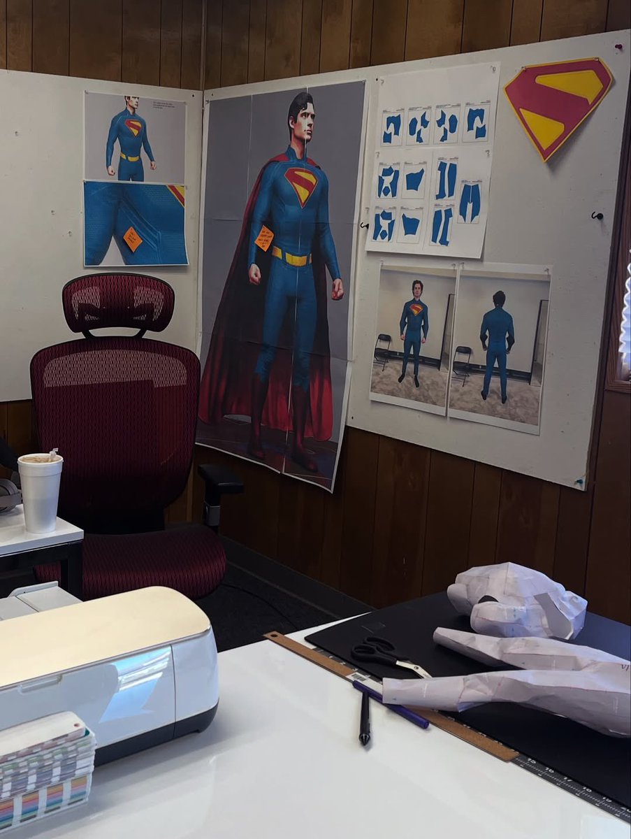 Superman Saga News tweet media