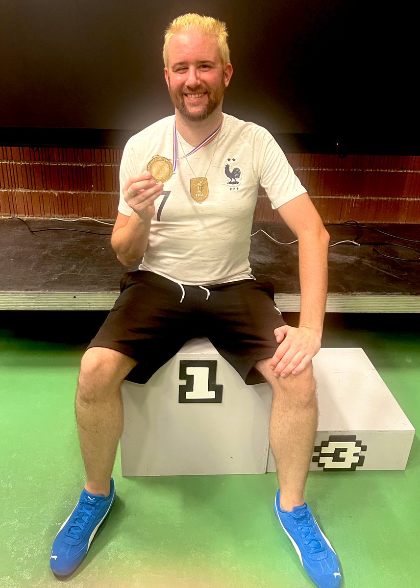 Antistar 🦊 tweet media