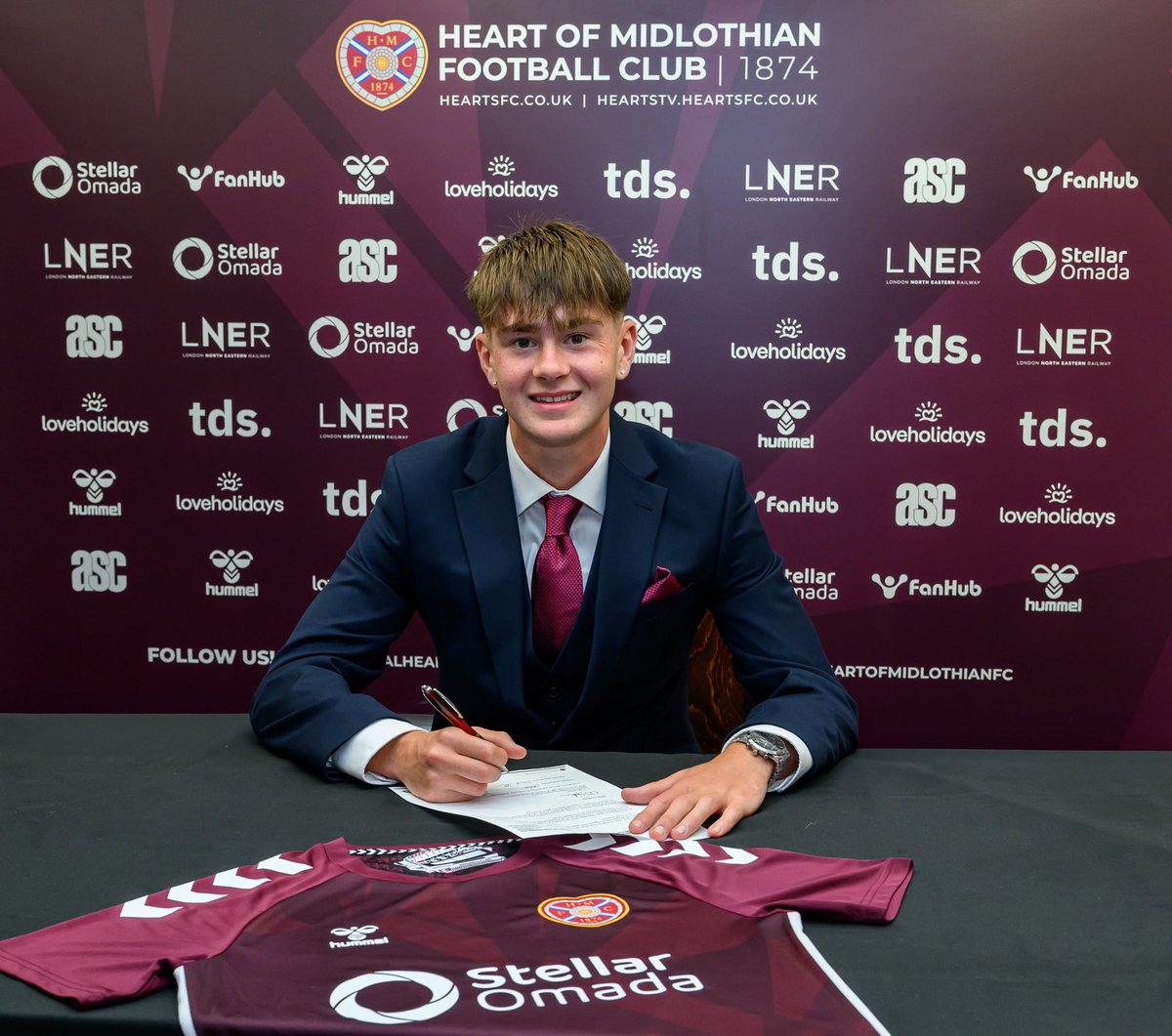 CraigmountPE (@craigmountpe) on Twitter photo Huge congratulations to S6 pupil James Mulholland on signing his first professional contract at <a href="/JamTarts/">Heart of Midlothian FC</a>. Best of luck in the next steps of your footballing career ⚽️👏. Huge congratulations to S6 pupil James Mulholland on signing his first professional contract at <a href="/JamTarts/">Heart of Midlothian FC</a>. Best of luck in the next steps of your footballing career ⚽️👏.