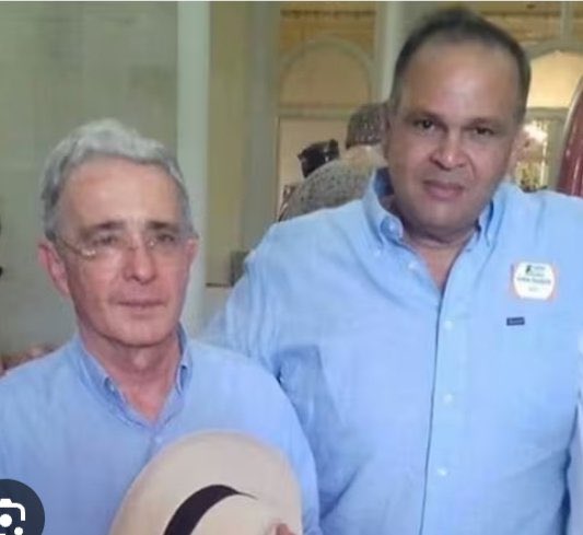 Alejandra (@notiparaco) on Twitter photo Que <a href="/tomasuribeEco/">Tomas Uribe Moreno</a> ni su hermanito jamas han estado con un mafioso narcotraficante y menos su papito <a href="/AlvaroUribeVel/">Álvaro Uribe Vélez</a> .
Y que por eso la <a href="/DEAHQ/">DEA HQ</a> debe pedir en extradición a todos esos sucios y corruptos seres humanos.
🙄🙄🙄 Que <a href="/tomasuribeEco/">Tomas Uribe Moreno</a> ni su hermanito jamas han estado con un mafioso narcotraficante y menos su papito <a href="/AlvaroUribeVel/">Álvaro Uribe Vélez</a> .
Y que por eso la <a href="/DEAHQ/">DEA HQ</a> debe pedir en extradición a todos esos sucios y corruptos seres humanos.
🙄🙄🙄