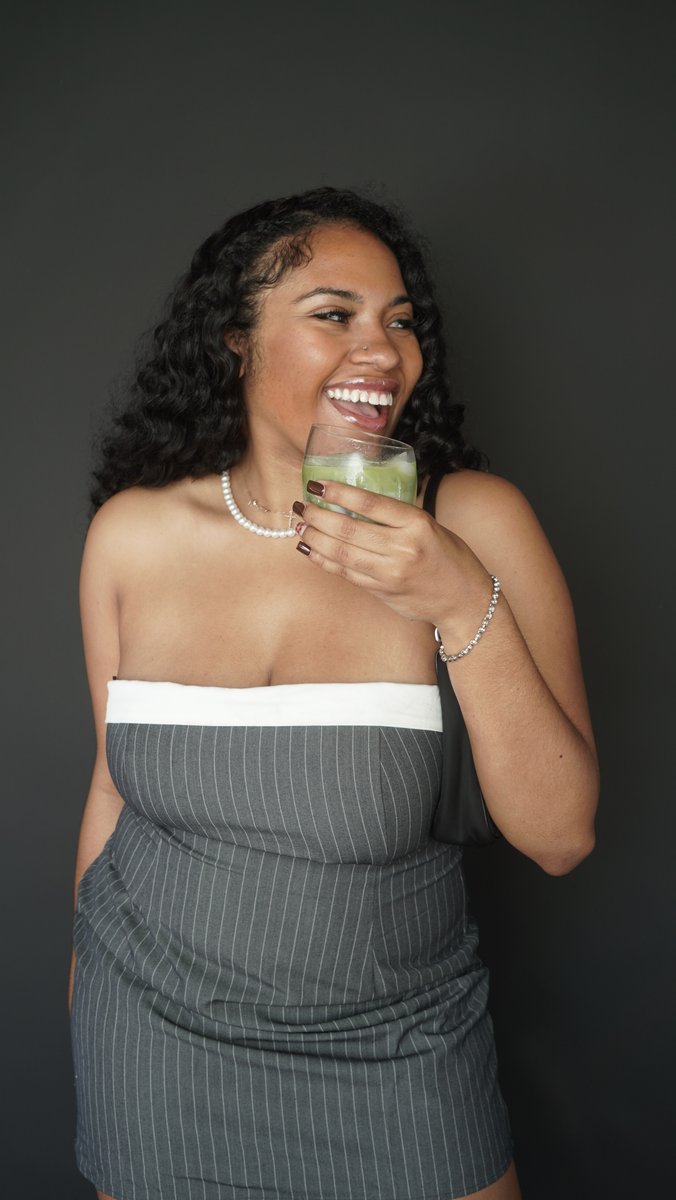 Simran_Modhera's tweet image. Meet Happy Hour Matcha 
Say goodbye to green tea shots — your favorite coworker has the new hot cocktail. 
Smooth, spirited, and very on brand. #MatchaGirlSummer