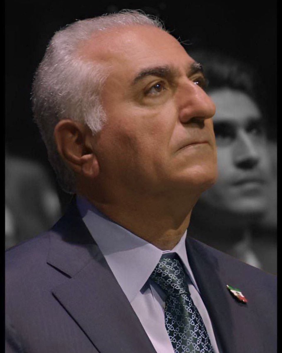 جز رضا شاه دوم باقی مسیر ها ختم به نابودی ایران خواهند شد و تا ما زنده هستیم اجازه هیچ مسیر دیگری جز طی کردن شاه راه پهلوی را نمیدهیم.
#فقط_به_شاه_اعتماد_داریم
#سربازان_شاهیم_ایرانو_پس_میگیریم