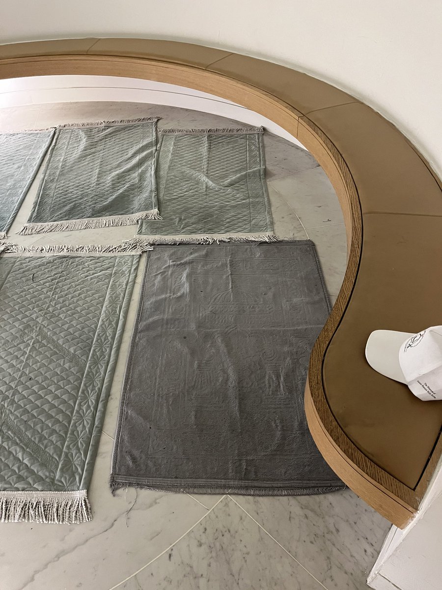 In the latest edition of “finding places to pray that aren’t changing rooms of random shops,” it’s been wonderfully accommodating in London the past few days from <a href="/CriTheatre/">Criterion Theatre</a> (<a href="/Titanique/">Titanique, The Musical</a> is hilarious!!) and <a href="/Selfridges/">Selfridges</a> both providing stunning locations and wonderful staff!! 🩵