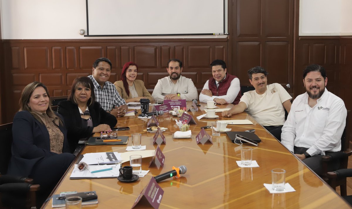 Regidurías Puebla (@regidorespue) on Twitter photo En sesión ordinaria de la Comisión de Desarrollo Urbano y Medio Ambiente, presidida por <a href="/Rodrigo_DuranH/">Rodrigo Durán</a>, regidoras y regidores conocieron la estrategia propuesta para el #PlanMunicipaldeDesarrolloUrbano2025 por parte del titular del
<a href="/Puebla_IMPLAN/">IMPLAN Puebla</a>, Jesús Sánchez Reliac En sesión ordinaria de la Comisión de Desarrollo Urbano y Medio Ambiente, presidida por <a href="/Rodrigo_DuranH/">Rodrigo Durán</a>, regidoras y regidores conocieron la estrategia propuesta para el #PlanMunicipaldeDesarrolloUrbano2025 por parte del titular del
<a href="/Puebla_IMPLAN/">IMPLAN Puebla</a>, Jesús Sánchez Reliac