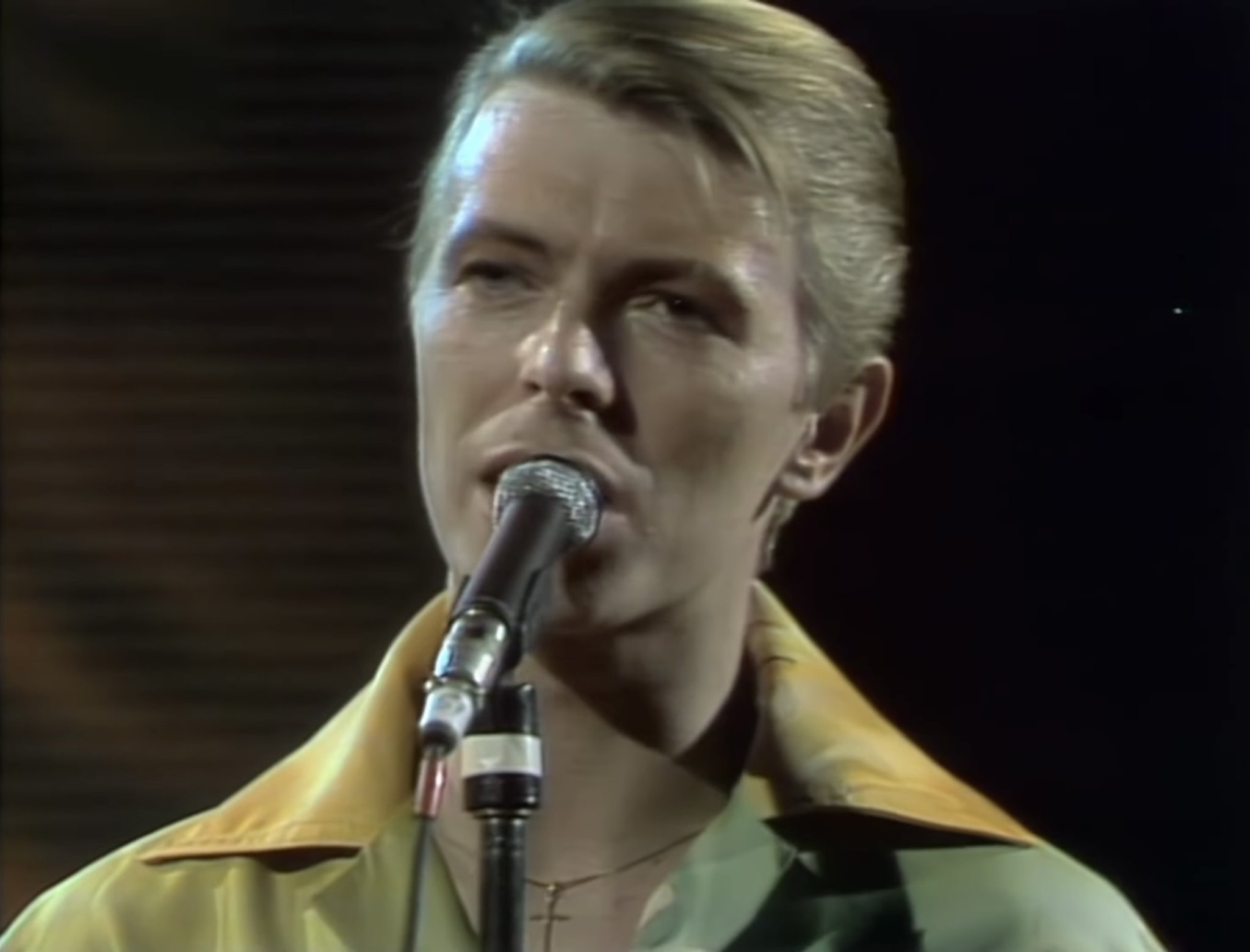 David Bowie Radio Show 3CD 「Up Close 」 David Bowie | Radio Waves (Broadcast Recordings) - 3CD BOX