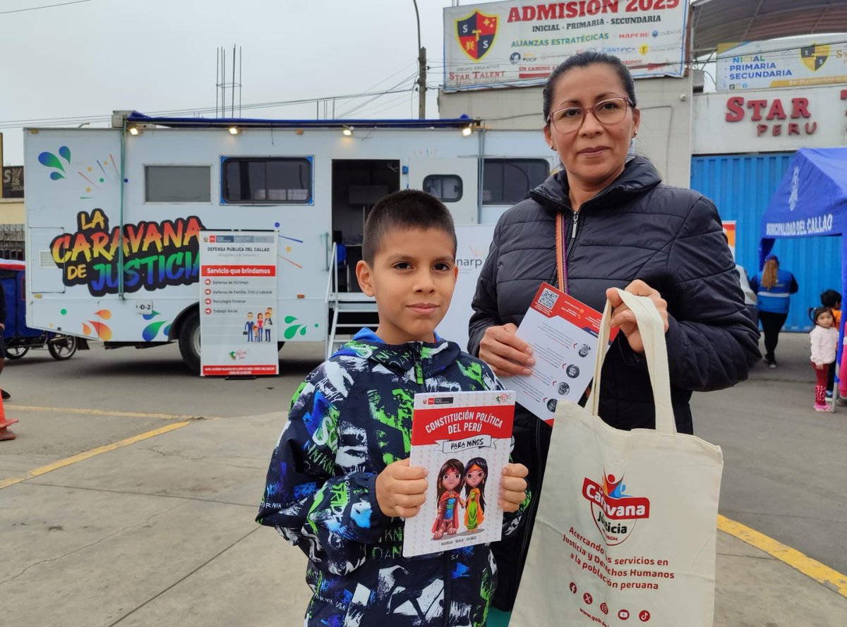 MinjusDH_Peru's tweet photo. #NotaInformativa 📃 | Continuando los lineamientos del titular del MINJUSDH, el camper itinerante de #LaCaravanaDeJusticia sigue atendiendo sobre ruedas a los peruanos 🇵🇪 Esta vez estuvo en el Parque Mannarelli del #Callao donde más de 100 vecinos chalacos absolvieron sus consultas a través de la #DefensaPública y @SunarpOficial. También, recibieron información del Centro de Estudios del sector y del Programa Nacional de Enseñanza Legal para la Inclusión Social (PRONELIS).