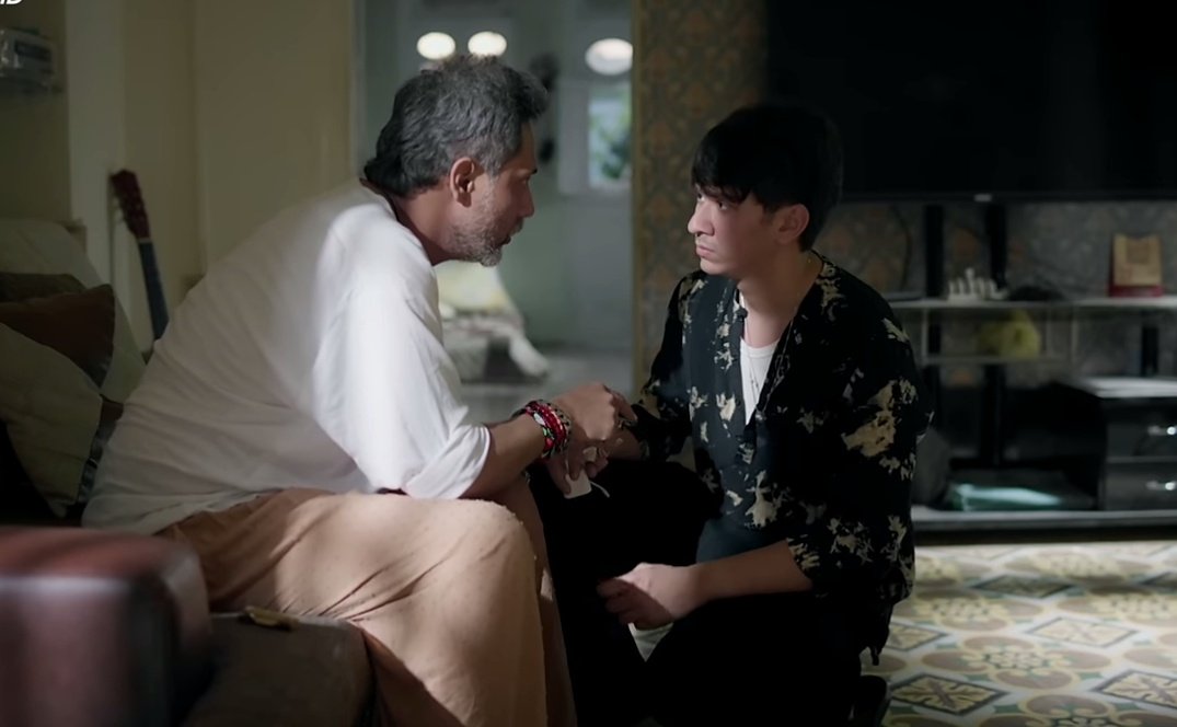 guzaaaarish's tweet photo. "ek dafa kisi kay saath wafa kar lein na, toh marte dum tak uska saath nahi chortay" ❤️‍🩹#Parwarish https://t.co/WiTa92XWHS