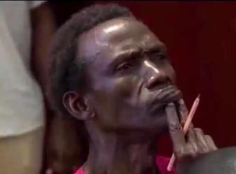Mr. Uganda 🇺🇬🇺🇬 (@nicholasvela6) on Twitter photo She doesn’t have a twitter account
But when introducing <a href="/KwikirizaNova/">Gideon Nova Kwikiriza</a>, he said, that’s your X President😂😂😂🤣
She replied ohh, This is our President
Naye mwee
Bwemutulabako amatu Mutuyita Mbuzi 😁😀😃 She doesn’t have a twitter account
But when introducing <a href="/KwikirizaNova/">Gideon Nova Kwikiriza</a>, he said, that’s your X President😂😂😂🤣
She replied ohh, This is our President
Naye mwee
Bwemutulabako amatu Mutuyita Mbuzi 😁😀😃