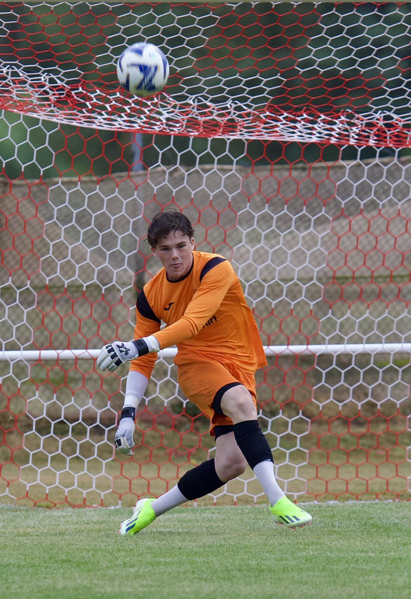 Player of the match for Town tonight was goalkeeper Ronnie Newbury 🧤