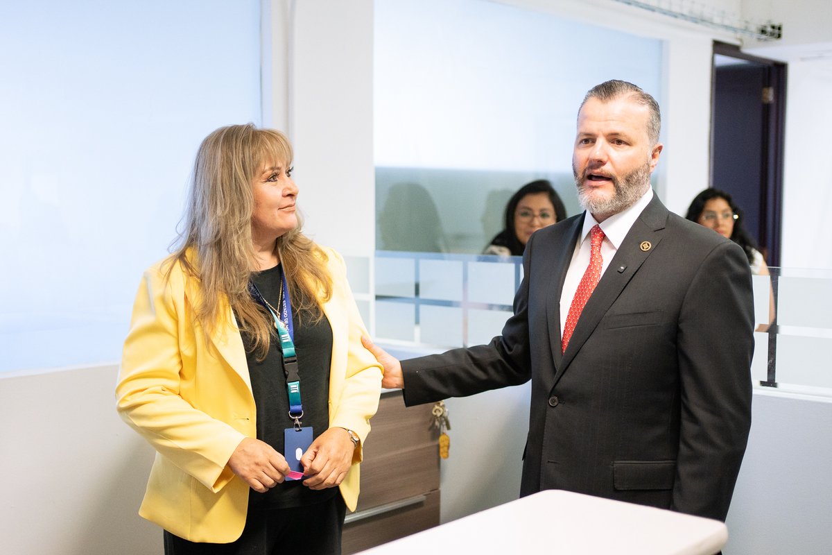 ¡Porque nuestro equipo lo merece! 
El día de ayer, inauguramos junto a la Junta de Gobierno y Administración, las nuevas instalaciones en Tlalnepantla para la Tercera Sala Regional y la Segunda Sección.

Un espacio digno que por años se había solicitado... ¡y hoy es una realidad!