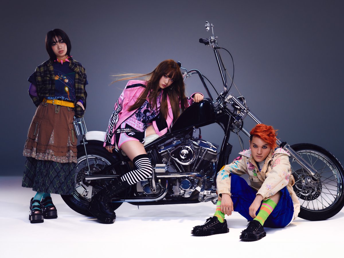 明日8/7(木)の #レコレール

木曜日は #鬼頭由芽 (<a href="/xxyumeyumexx/">鬼頭由芽</a>)が担当🎶

🕑14時台は…
サイエンスライター の 久野友萬 (<a href="/youmanhisaso/">川口友万/久野友萬</a>)さん

🕒15時台はMusic Guest🎶
３ピースロックバンド ブランデー戦記(<a href="/brandy_senki/">ブランデー戦記 / BRANDY SENKI</a>)から、Ba./Cho.みのりさんとDr.ボリさんが登場です！

お楽しみに〜✨