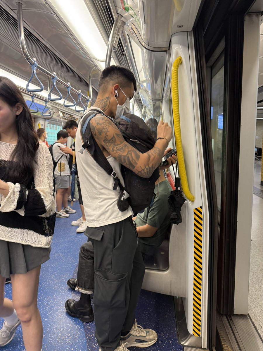 tinydickson01's tweet image. 📷 cityhunt
好似幾正