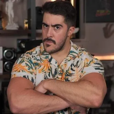 Avetron's tweet photo. @highbrow_nobrow @Acyn Hey, @PMunozIturrieta  y @JPAFS, su jefe les llama estúpidos por hacer el trabajo de los demócratas. 
Aprendan de @EVerastegui  quien,  a pesar de haber encabezado una campaña mundial en contra del tráfico s*x*al de m*nores, hoy está calladito como momia. #EpsteinFilesNow https://t.co/fSWOKWUy4G