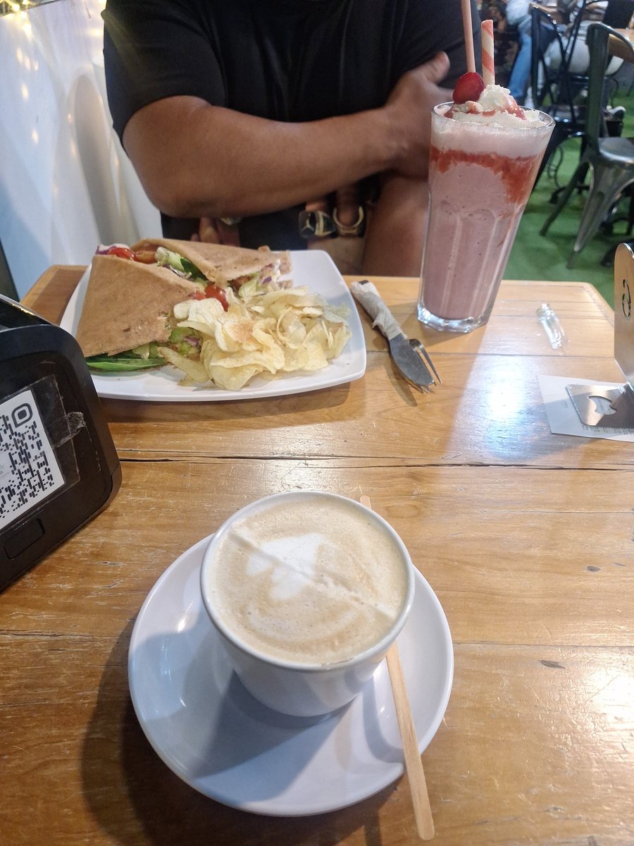 Cambio de planes ps a cenar para después cenarnos 🥵