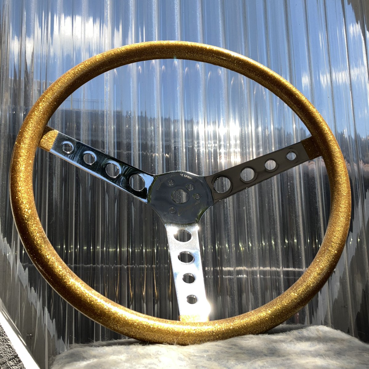 ムーンアイズMetal Flake ステアリングゴールド38cm