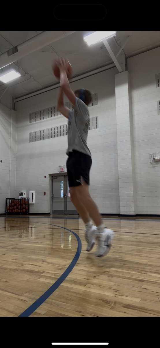 BrantNieb14's tweet photo. 1020 3s
700 2s
480 FTs
2200 total 
@shoeshoops https://t.co/L0ztcNl9cB