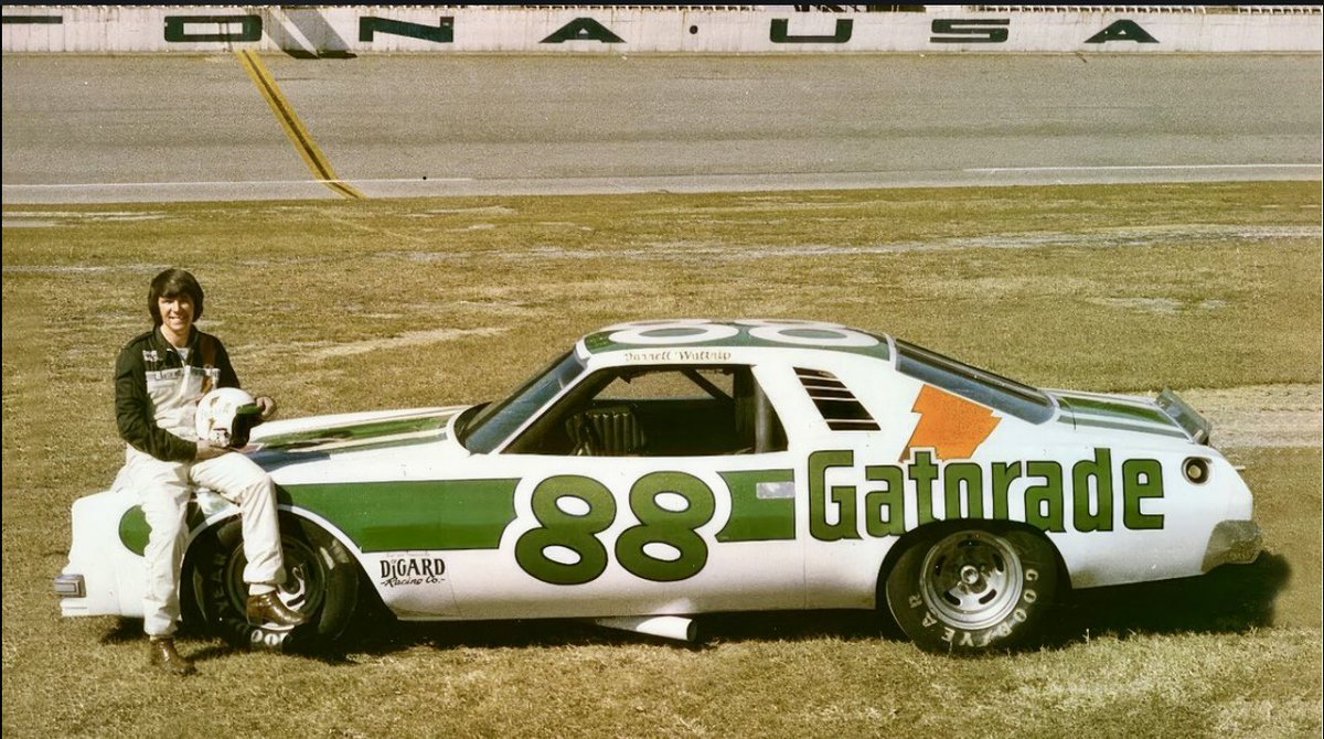 TBP1's tweet photo. @DaleJr 1976 Chevrolet Laguna; 1986 Monte Carlo, forged the Intimidator; 1991 Lumina, man it looked cool with the black nose! https://t.co/BuR5LbF6WP
