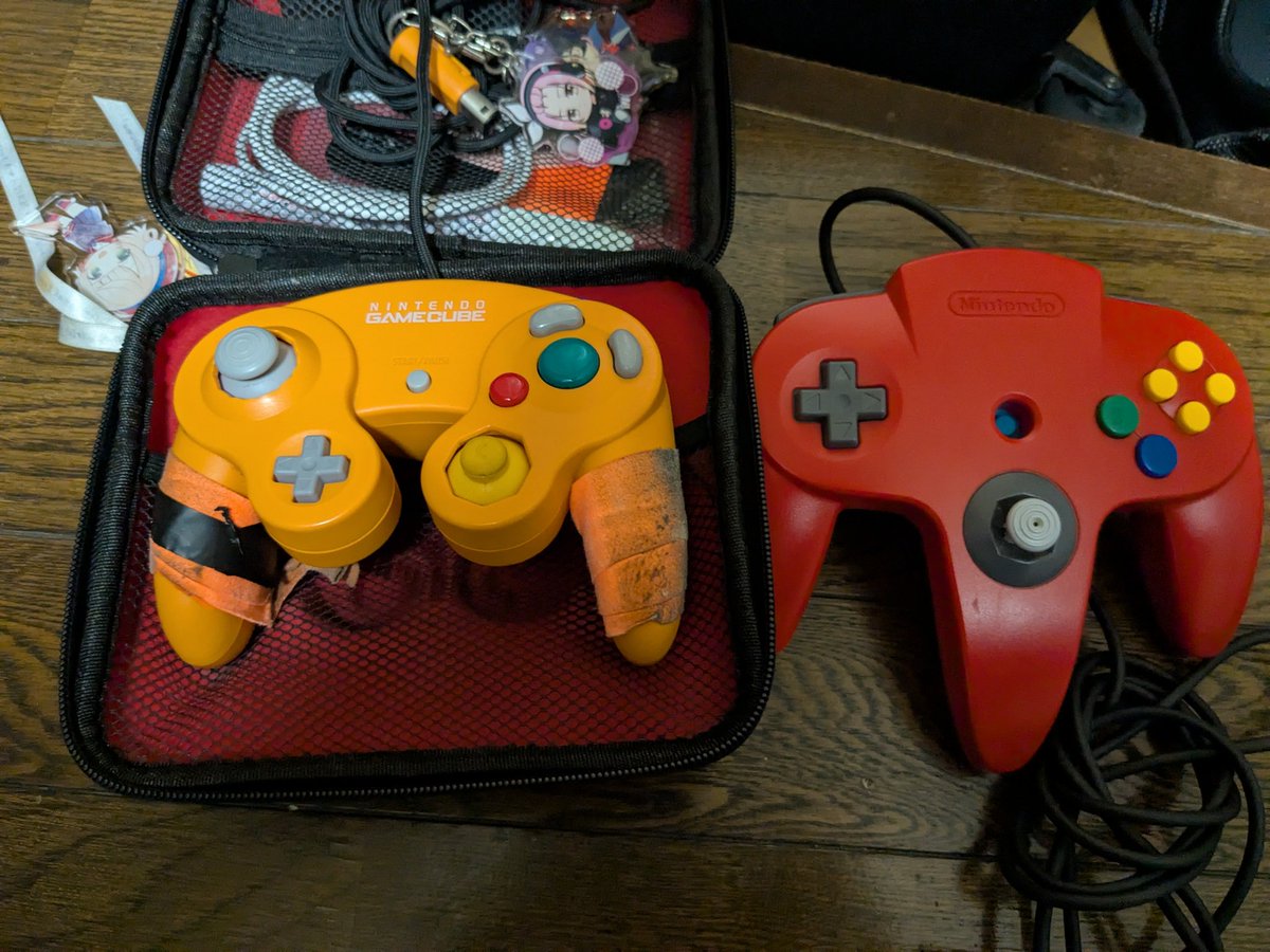 ebi_0829's tweet photo. To Supernova participants
I'm participating from Japan!
I don't speak much English, but let's have fun together!
I'm looking forward to meeting everyone.

64/melee/ultimate

アメリカのスマブラ世界大会
SSCいくぜ

me / inngenn / HIRORIN

#SSC_2025_JP_Melee https://t.co/QXAS43DyEf