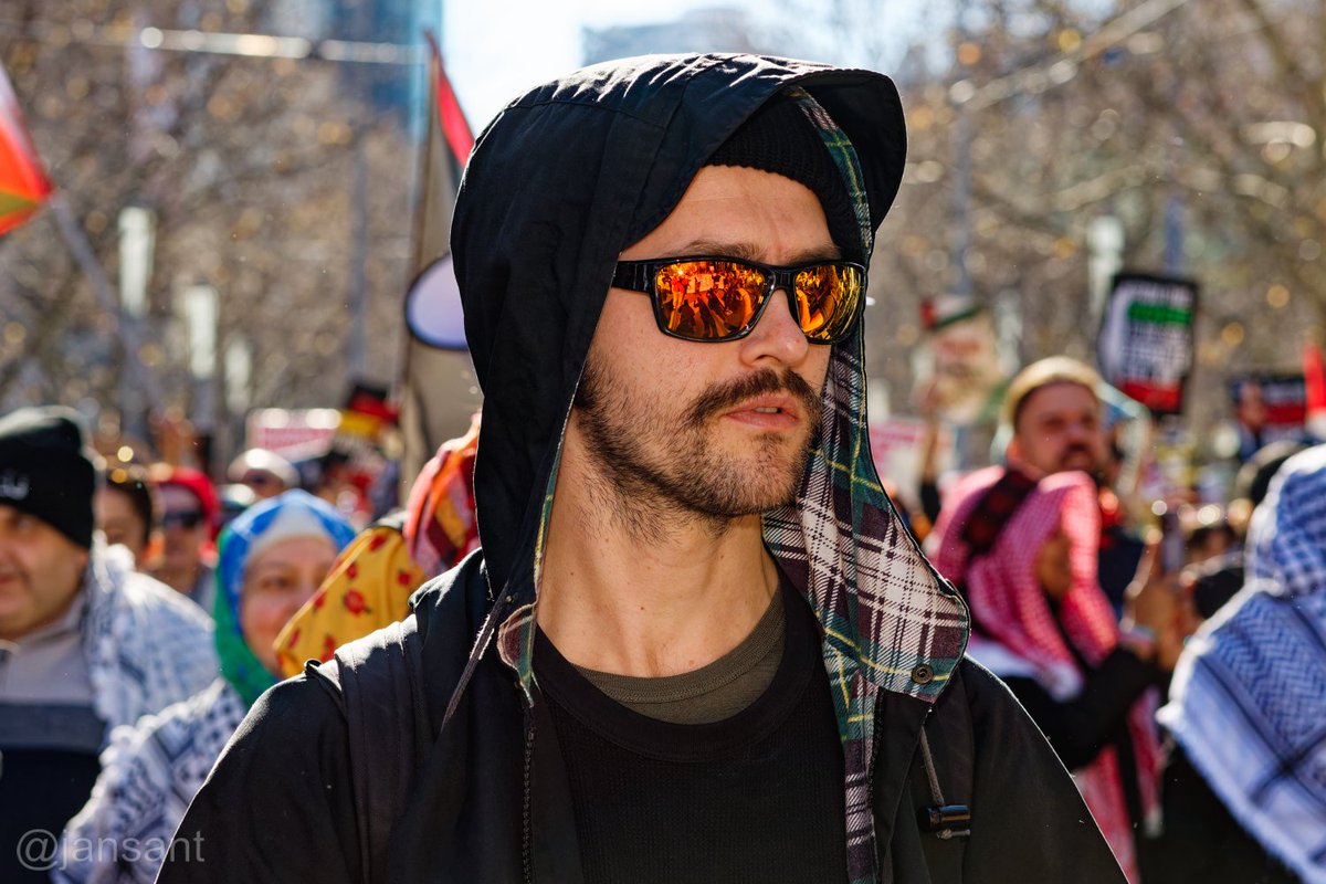 Jansant's tweet photo. #MarchForHumanity Melbourne
#auspol #spingst https://t.co/jSjGvKoMSg