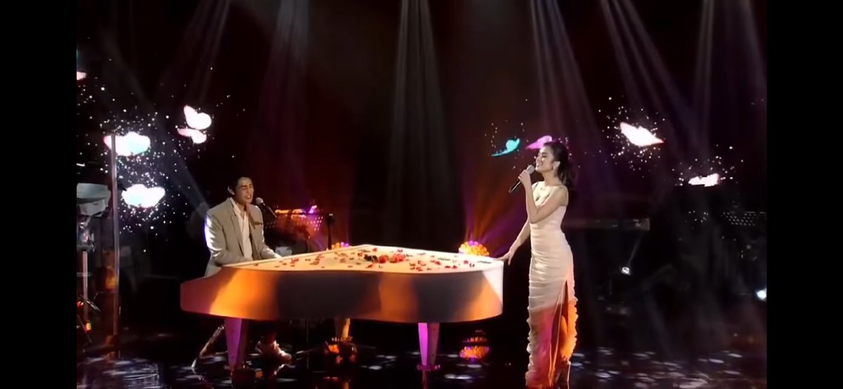 Shieldlily65's tweet photo. Haaay !!! This is best Donbelle duet/number for me. This is unforgettable
https://t.co/QZq6skFmrn
#ThrowbackLICB
#BelleDaylightConcert
#DonnyPangilinan
#BelleMariano
Clip ctto:Healie Cy https://t.co/vrHilgTb6t