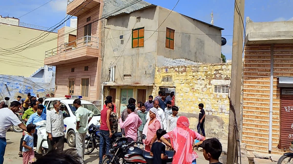 ETVBharat Rajasthan (@etvbharatrj) on Twitter photo рдлрд▓реЛрджреА рдореЗрдВ рдпреБрд╡рддреА рдкрд░ рджрд┐рдирджрд╣рд╛рдбрд╝реЗ рдлреЗрдВрдХреА рдПрд╕рд┐рдб рдХреА рдмреЛрддрд▓, рд╣рд╛рде-рдкреИрд░ рдЭреБрд▓рд╕реЗ, рдЖрд░реЛрдкреА рдЧрд┐рд░рдлреНрддрд╛рд░ etvbharat.com/hi/!state/acidтАж
<a href="/Phalodidmdc/">District Collector & District Magistrate Phalodi</a> <a href="/PoliceRajasthan/">Rajasthan Police</a> <a href="/RajCMO/">CMO Rajasthan</a> <a href="/KumariDiya/">Diya Kumari</a> <a href="/madandilawar/">Madan Dilawar</a> <a href="/ashokgehlot51/">Ashok Gehlot</a> рдлрд▓реЛрджреА рдореЗрдВ рдпреБрд╡рддреА рдкрд░ рджрд┐рдирджрд╣рд╛рдбрд╝реЗ рдлреЗрдВрдХреА рдПрд╕рд┐рдб рдХреА рдмреЛрддрд▓, рд╣рд╛рде-рдкреИрд░ рдЭреБрд▓рд╕реЗ, рдЖрд░реЛрдкреА рдЧрд┐рд░рдлреНрддрд╛рд░ etvbharat.com/hi/!state/acidтАж
<a href="/Phalodidmdc/">District Collector & District Magistrate Phalodi</a> <a href="/PoliceRajasthan/">Rajasthan Police</a> <a href="/RajCMO/">CMO Rajasthan</a> <a href="/KumariDiya/">Diya Kumari</a> <a href="/madandilawar/">Madan Dilawar</a> <a href="/ashokgehlot51/">Ashok Gehlot</a>