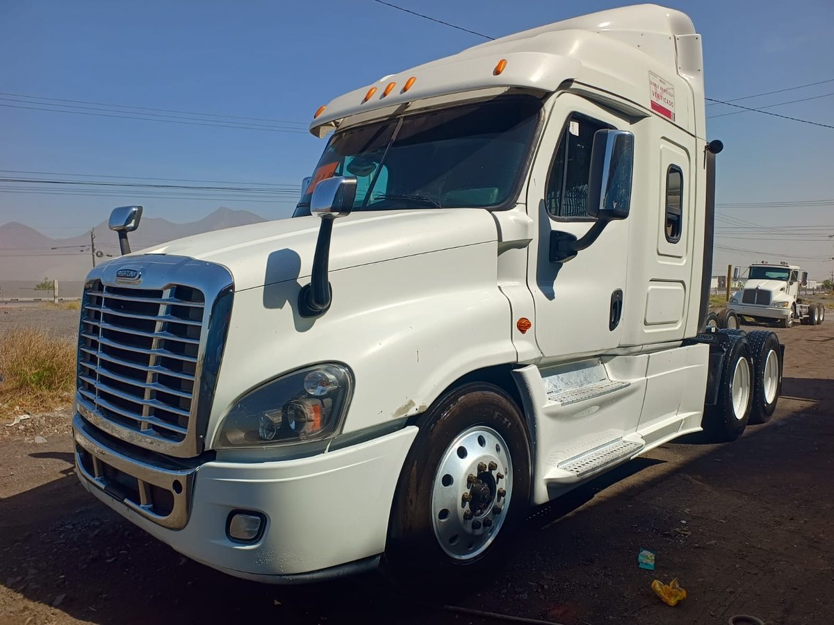 TremosaM's tweet photo. Marca: FREIGHTLINER
Modelo:CASCADIA-2018
Número: 5150
Serie: 0892
Motor: DETROIT SERIE 60 DD15 DE 465 HP ELECTRONICO Transmisión: FULLER DE 18 VELOCIDADES
Diferencial: 46 OOO LIBRAS CON SUSPENCION DE AIRE
Color: BLANCO
Precio: $922,400.00 MAS IVA https://t.co/YpvROD7STO