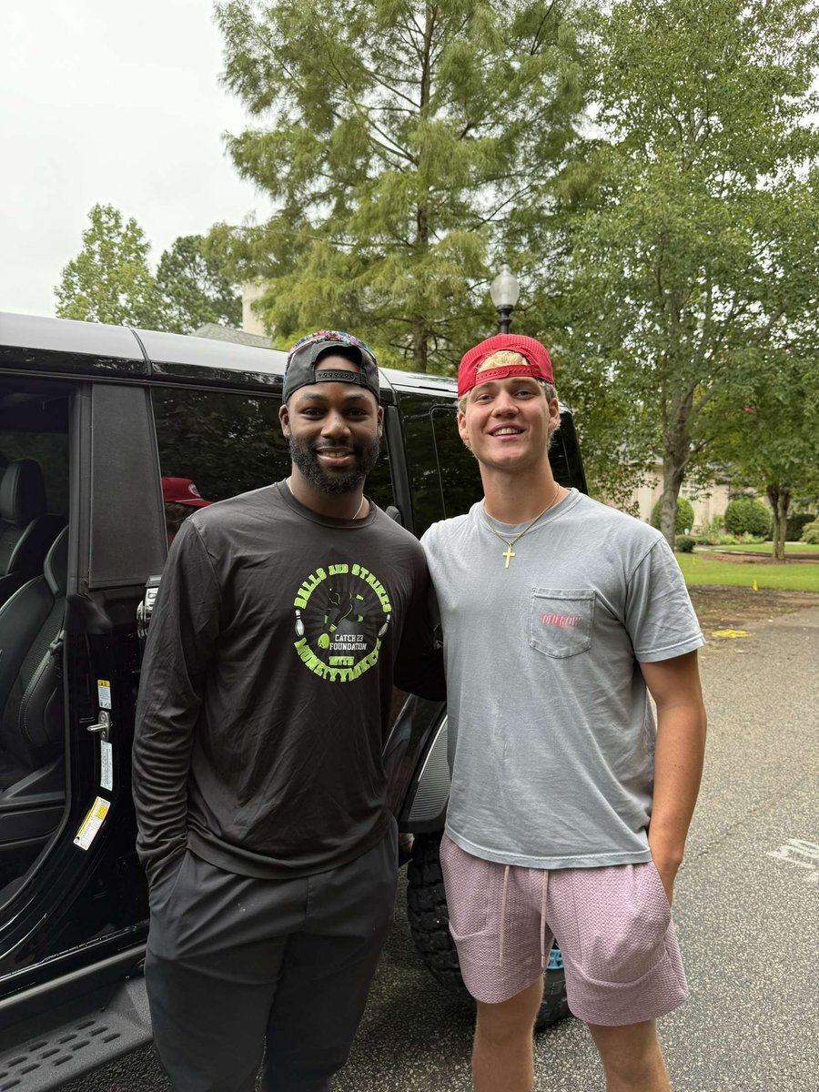 ChristianGrisw2's tweet image. Got a chance to meet and hang out with  Moneyyy Mikeee today. A really Cool and Humble Dude!! @MoneyyyMikeee #ChopOn #GoBraves