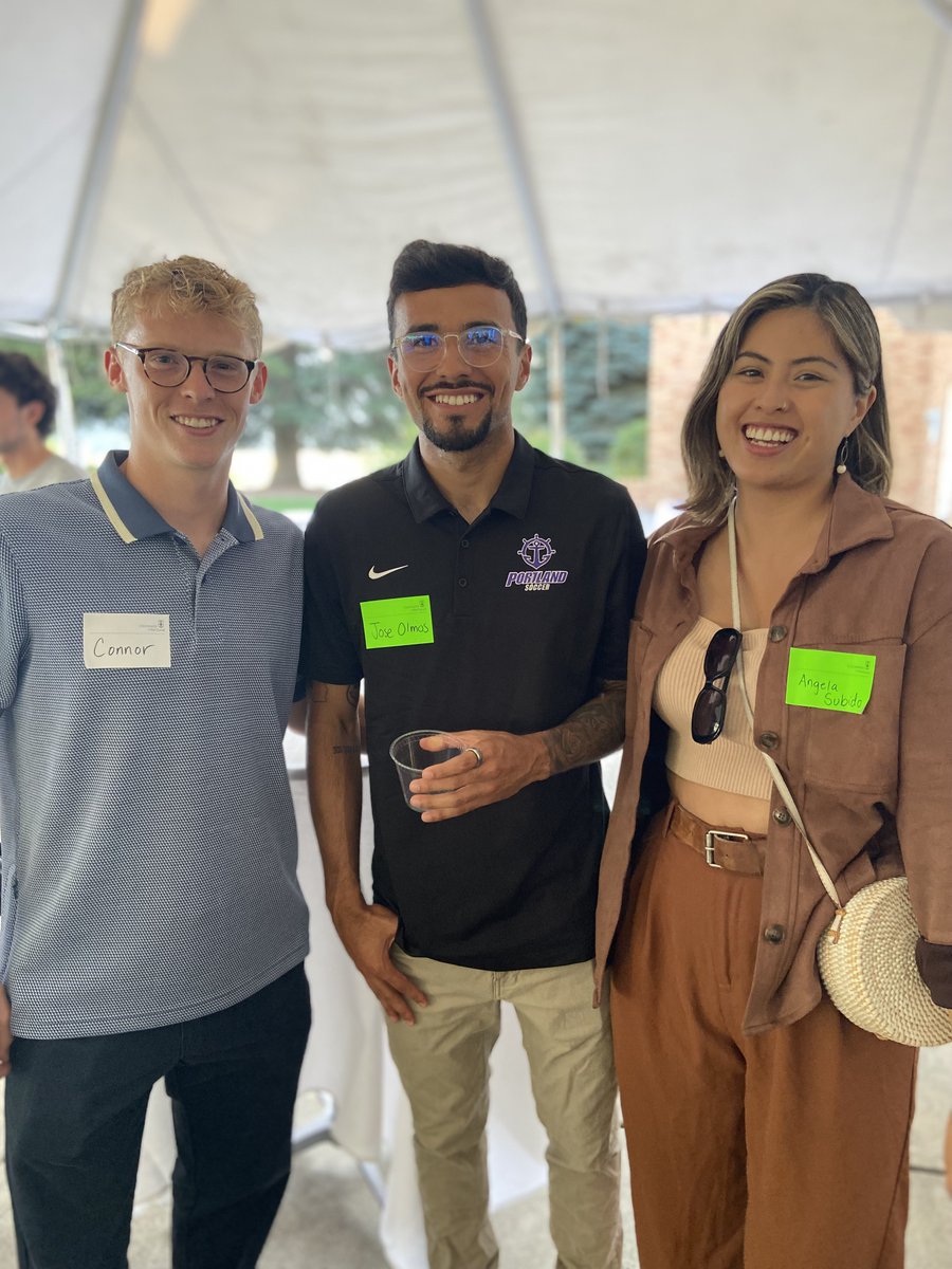 UPBizOnTheBluff's tweet image. It's that time again!🎉🎈🥂"Back to School Summer Social" Aug. 19 (5:30pm) on the Bluff - eventbrite.com/e/annual-back-…
#UPCommunity #UPMBA #UPGraduateBusiness #BusinessOnTheBluff