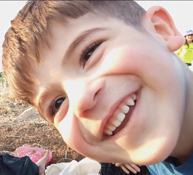 AKP bitti Tweetlerini okurken benim sıfat
#SahteDiplomalılarıAçıklayın 
#akpbitti