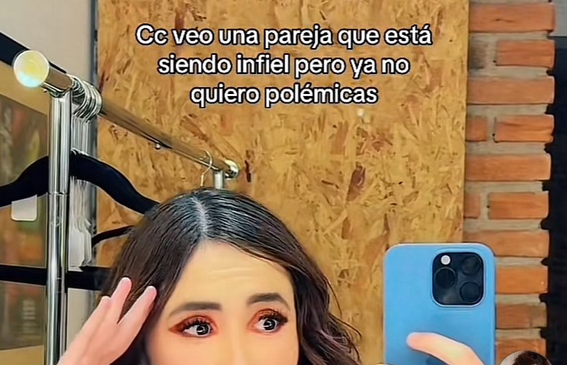 manuvixcx's tweet photo. genuinamente no criticaría a carolina por enamorarse de su amigo, no son los primeros friends to lovers peeeero con su historial y sabiendo que si hubo algo cuando estaba con less, y si no hubiera dicho que los shippeaba JAJA tampoco nos dejas ayudarte corazón

#LloroComoYiyo https://t.co/5Nt1JcgzCo