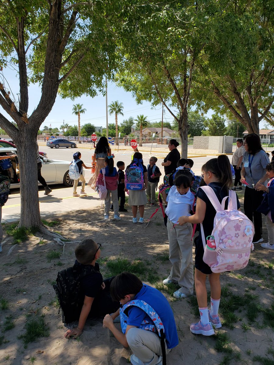 Sandy Morales 🇱🇷 (@smorales_res) on Twitter photo CAUGHT IN ACTION!
📸 Ms. Marquez our amazing Robert Rojas Leader, leads in keeping our students & families safe during traffic time.
This is what leadership looks like THE SISD WAY, EVERY DAY! #RoadrunnerPride #TeamSISD #Beaksup
<a href="/SocorroISD/">Socorro ISD</a> <a href="/SISD_ES/">Jennifer Trejo</a> CAUGHT IN ACTION!
📸 Ms. Marquez our amazing Robert Rojas Leader, leads in keeping our students & families safe during traffic time.
This is what leadership looks like THE SISD WAY, EVERY DAY! #RoadrunnerPride #TeamSISD #Beaksup
<a href="/SocorroISD/">Socorro ISD</a> <a href="/SISD_ES/">Jennifer Trejo</a>