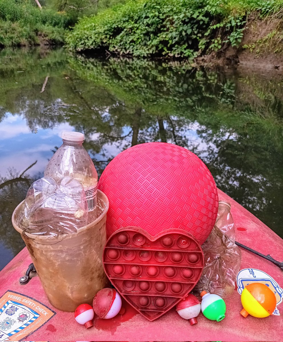 TJRPitt's tweet photo. Showed a little ❤️ today while kayaking North Park Lake https://t.co/uU0uSUz8RC