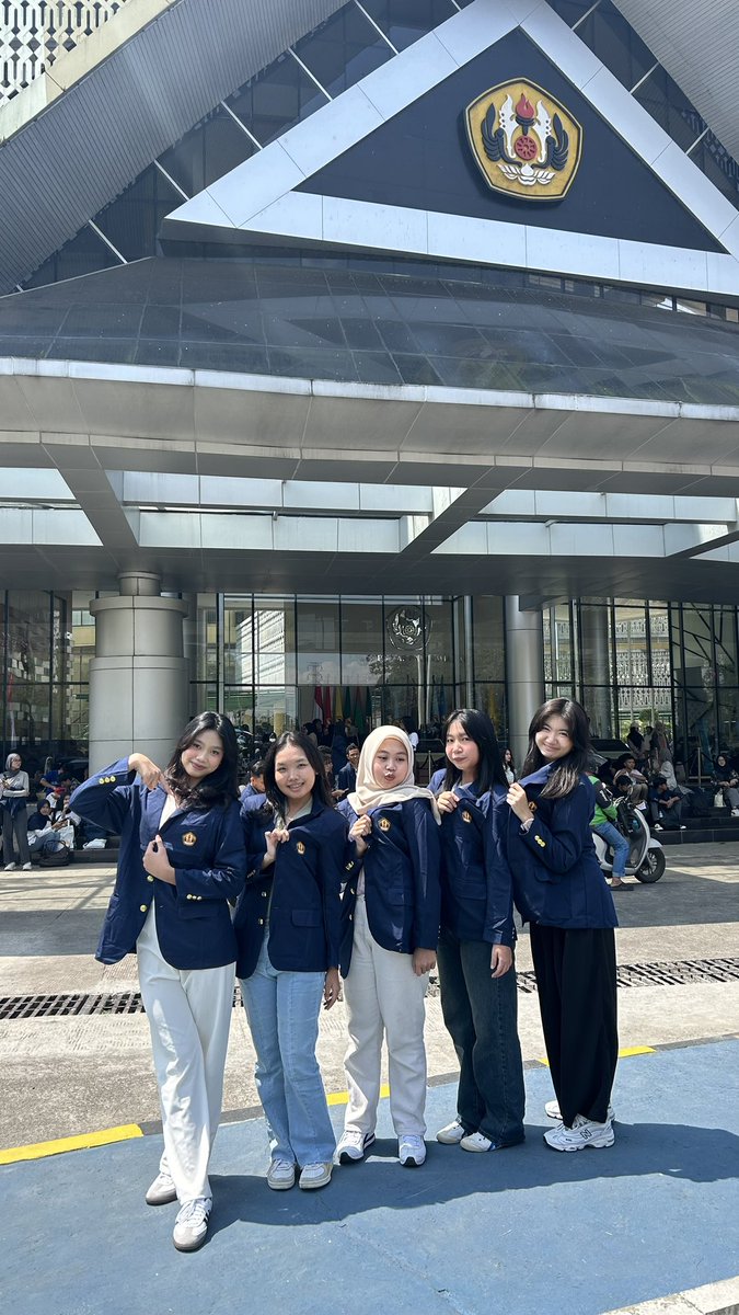 Bar 🧁👚🫐⭐️🧼 (@d4rlalala) on Twitter photo 