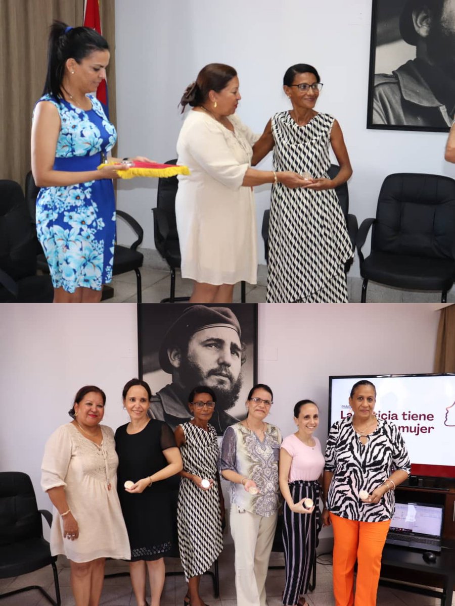 Cinco valiosas mujeres del Sistema de Tribunales en la capital de #Cuba, fueron reconocidas con el Sello conmemorativo por el 65 Aniversario de la FMC,por sus invaluables aportes a la organización y a los tribunales.
A Maryla, Mirelys,Mairita,Mabel y Nela,¡muchísimas felicidades!