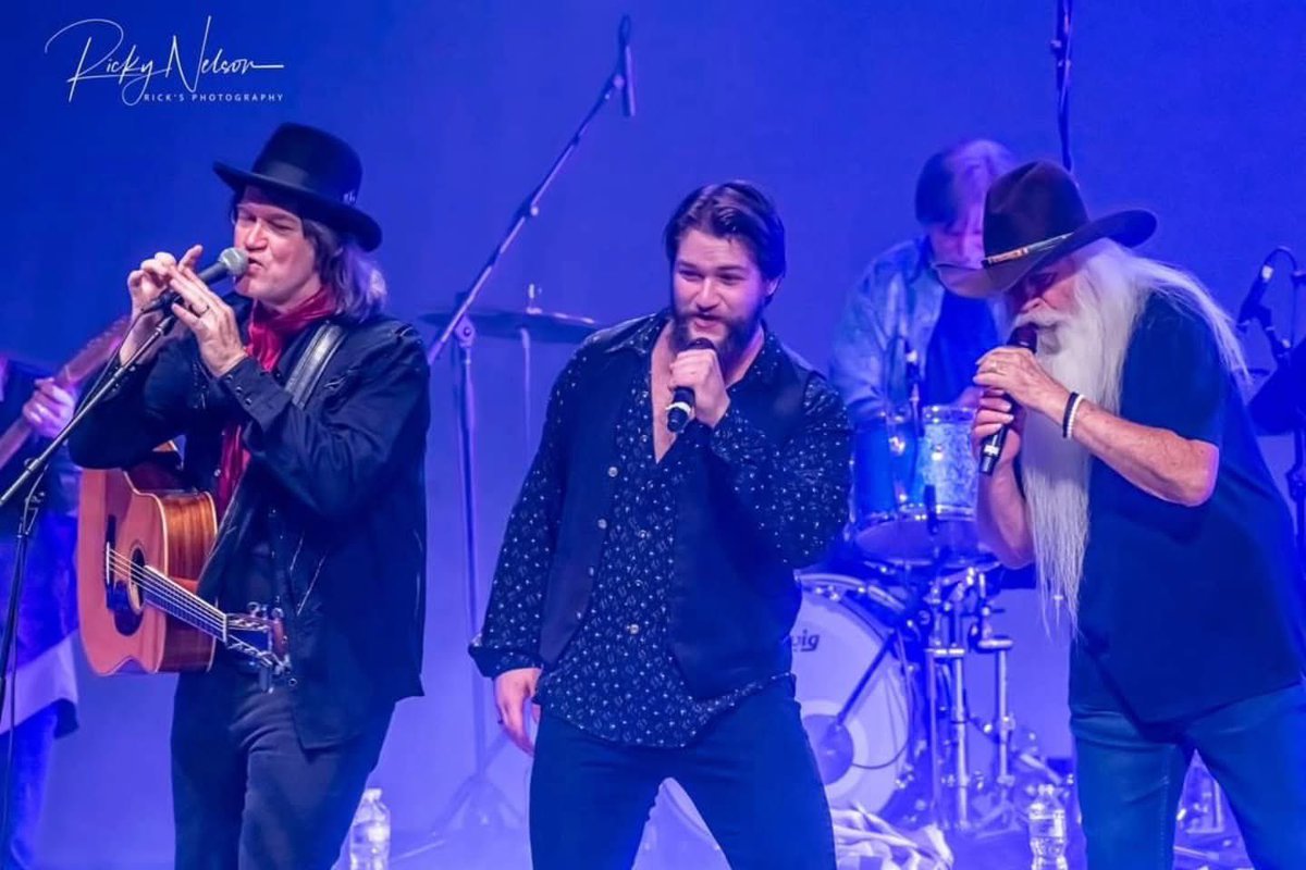 William Lee Golden and The Goldens (@wlgthegoldens) on Twitter photo Legacy you can hear: <a href="/thechrisgolden/">Chris Golden</a>, Elijah Golden, and <a href="/wlgolden/">William Lee Golden</a>. Proud to say the future’s in good hands.
📸 Ricky Nelson Legacy you can hear: <a href="/thechrisgolden/">Chris Golden</a>, Elijah Golden, and <a href="/wlgolden/">William Lee Golden</a>. Proud to say the future’s in good hands.
📸 Ricky Nelson