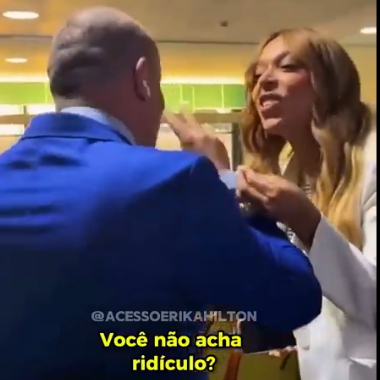 <a href="/AcessoErikaH/">Acesso Erika Hilton</a>