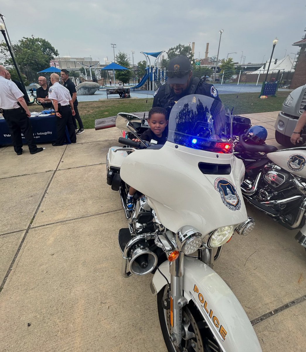 Residents from all 8 Wards are enjoying an evening of fun, food, and fellowship at locations across the District. Meet MPD officers, enjoy games, music, and more. 💚✨  📍Find your nearest event: 👉💻 mpdc.dc.gov/nno